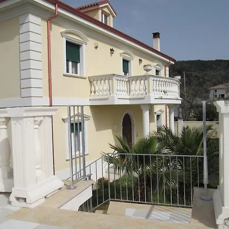 Elisa B&B